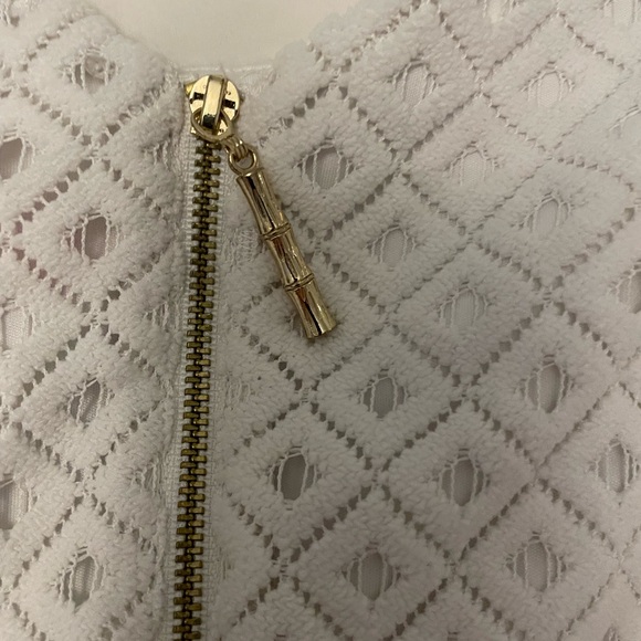 Elegant White Textured Dress - Picture 4 of 5